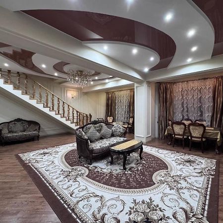 A Stylish Apartment In The Heart Of Tashkent! Kültér fotó